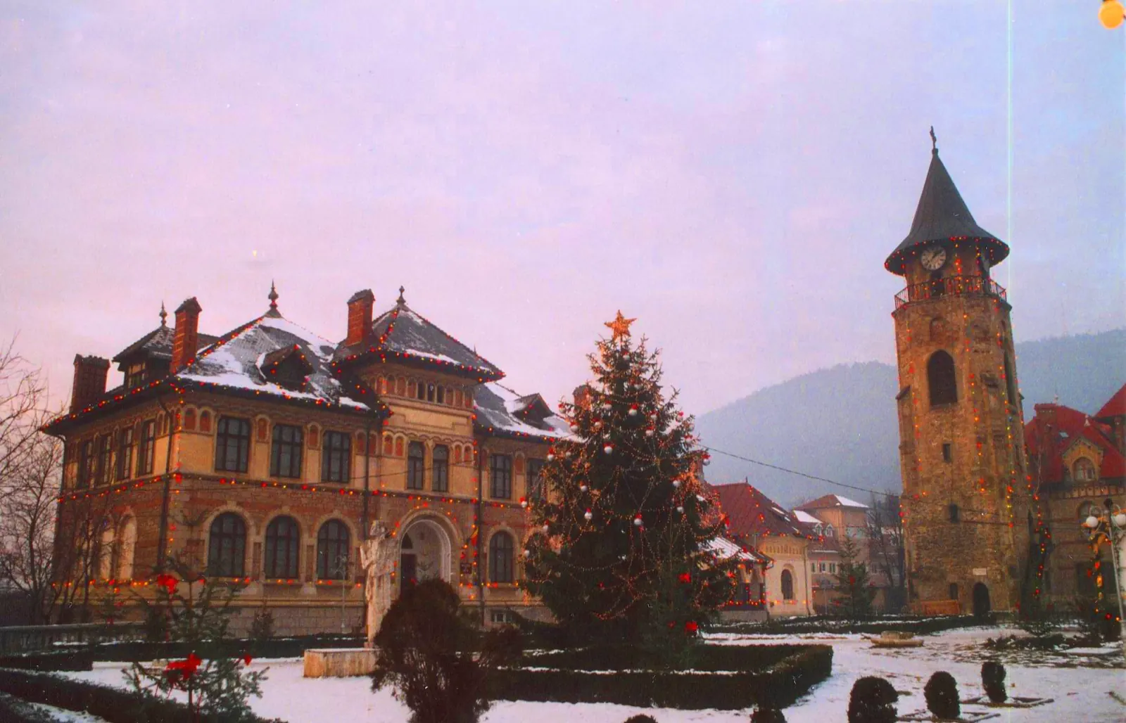 Muzeul de Artă Piatra-Neamț, fotografia 2